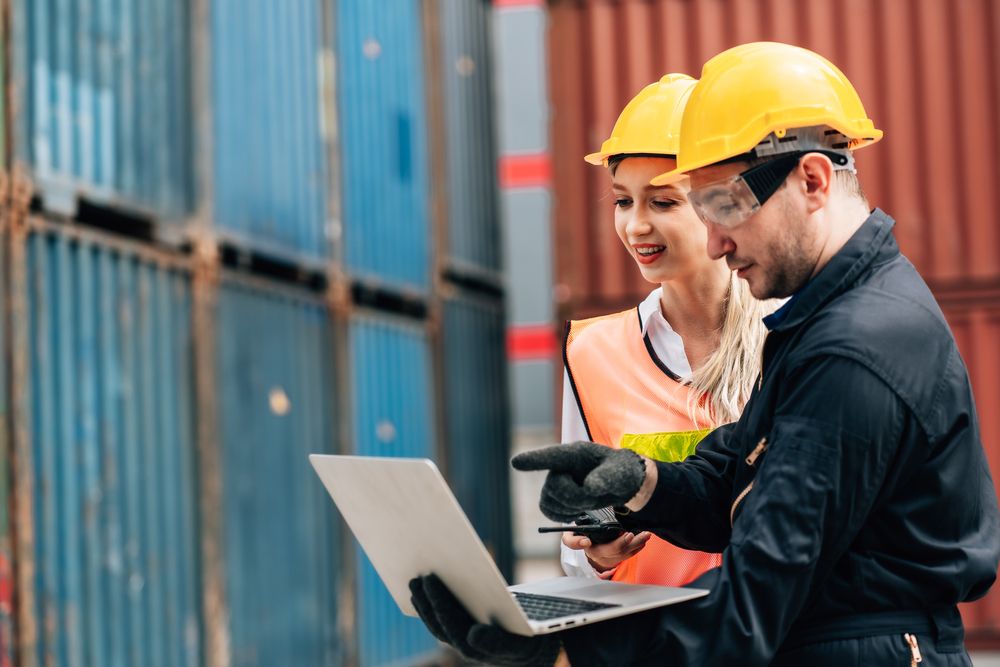 A senior supply chain analyst telling the details of data 